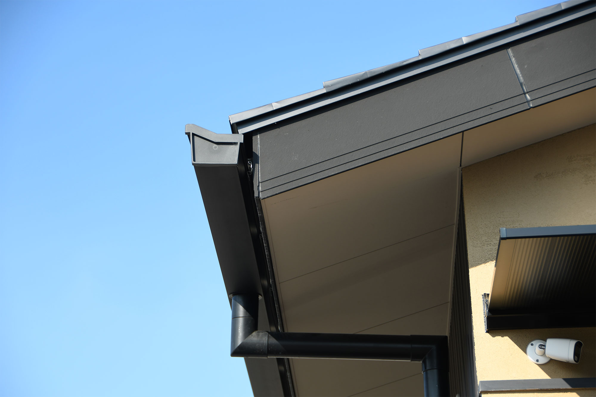 店舗と大型たてといシックライン（ブラック）の施工事例05