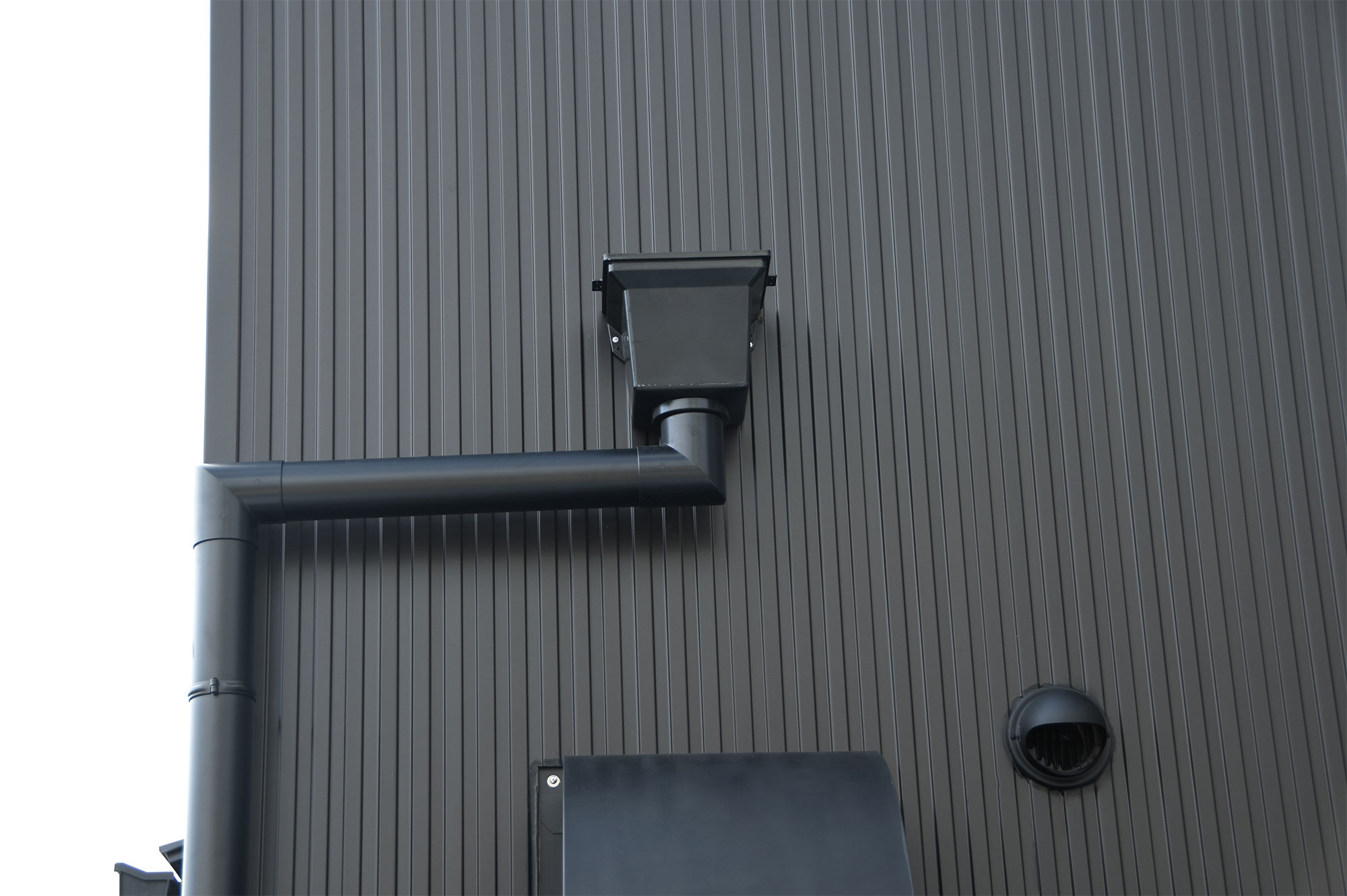 店舗と大型たてといシックライン（ブラック）の施工事例06