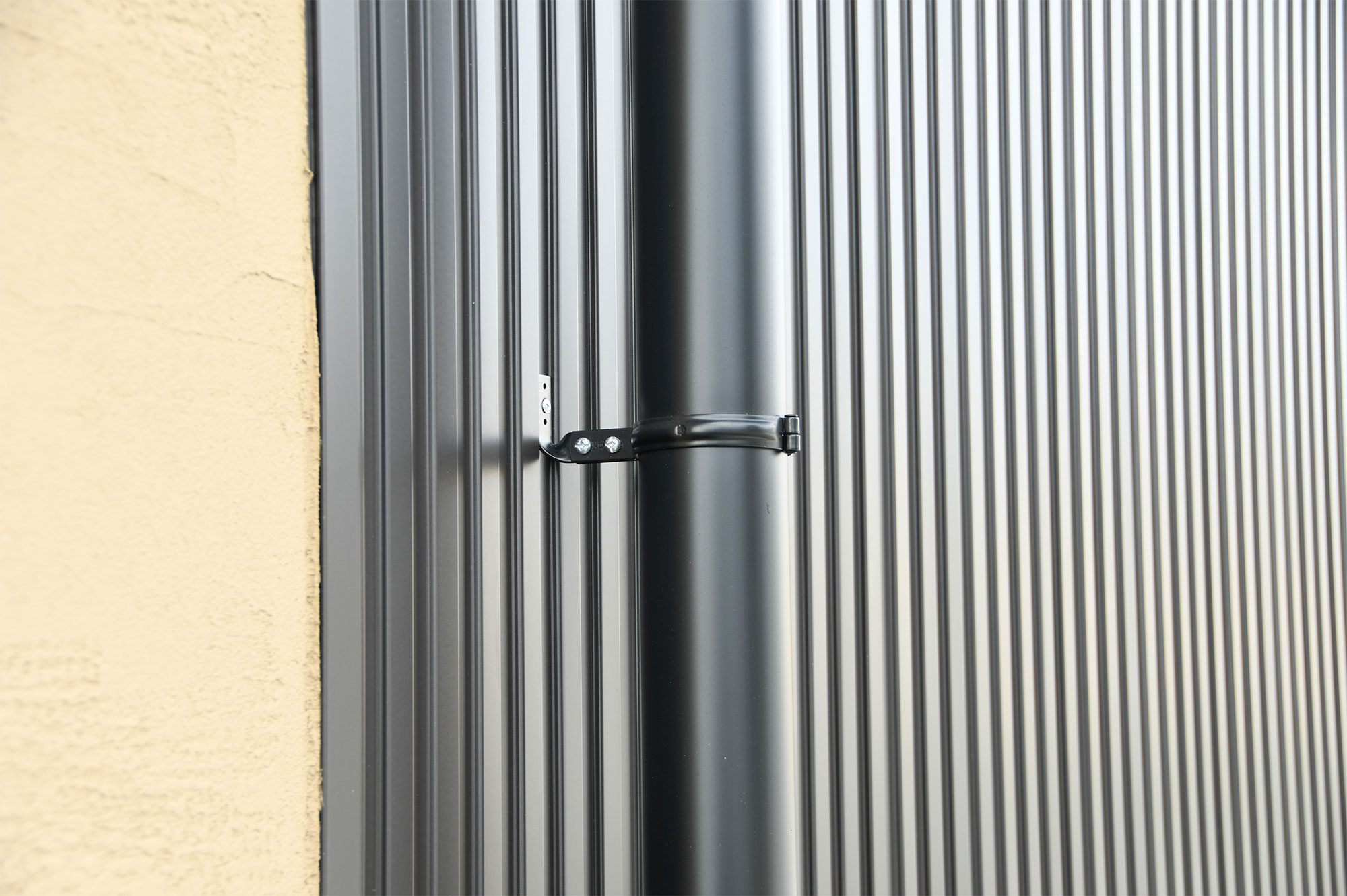 店舗と大型たてといシックライン（ブラック）の施工事例07