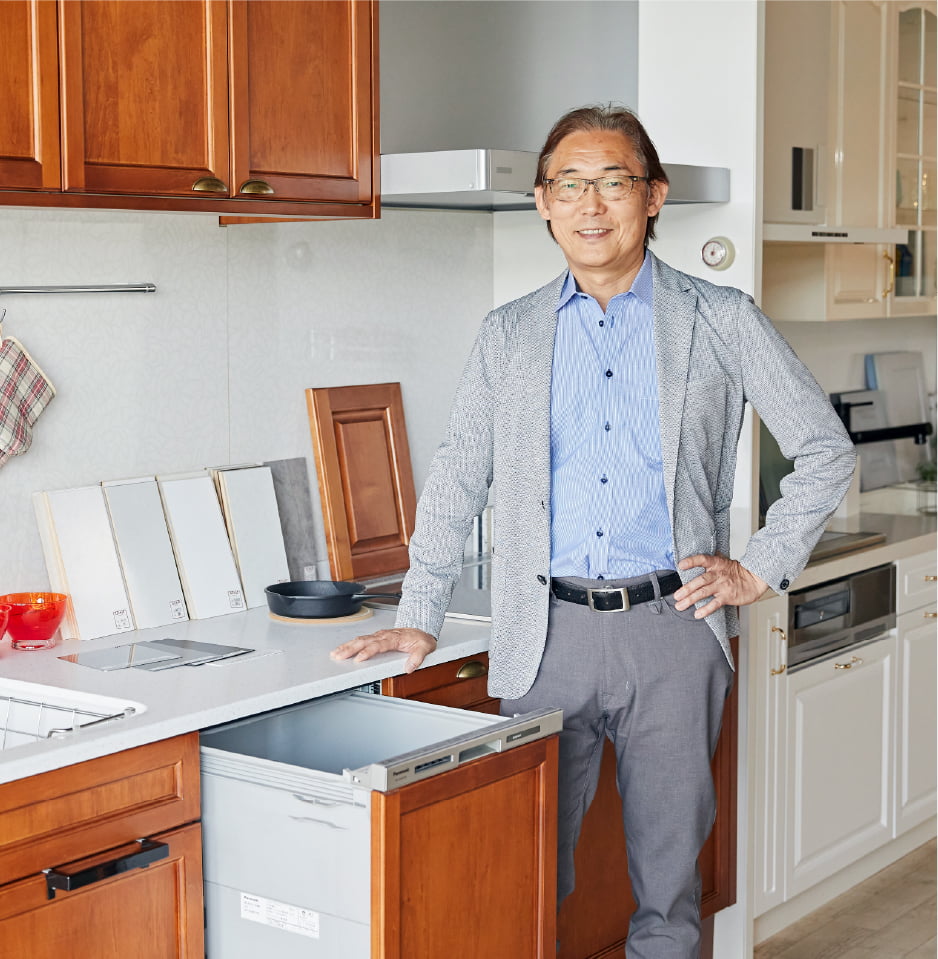 浜友様ショウルームにてwellkitシステムキッチンと柴田社長。