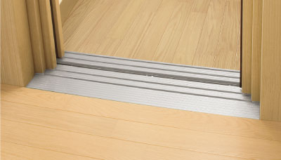 乗り場とルーム内敷居色柄変更　シルバー