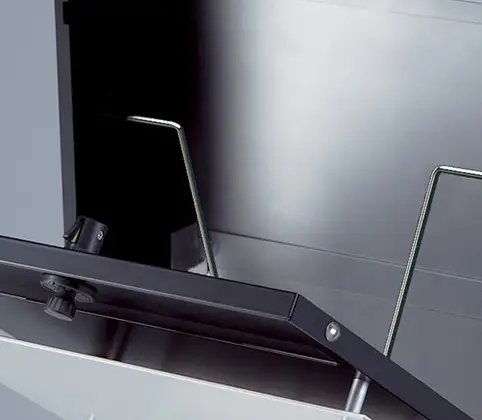 倒れ防止アーム