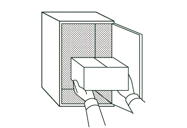 イーコンボライトに梱包した用品を入れる