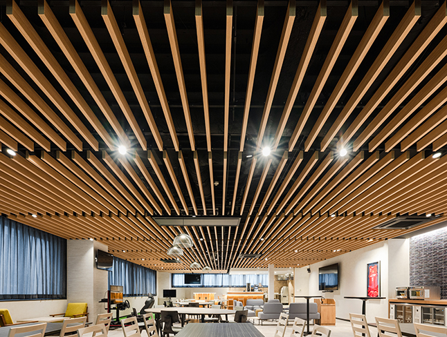 事務所・オフィス　株式会社栗田商会 本社　エアリライトルーバー事例