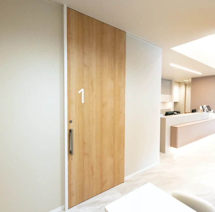 自閉機構　天井埋め込み納まり対応