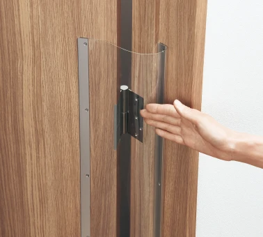 開き戸 指はさみ防止部材