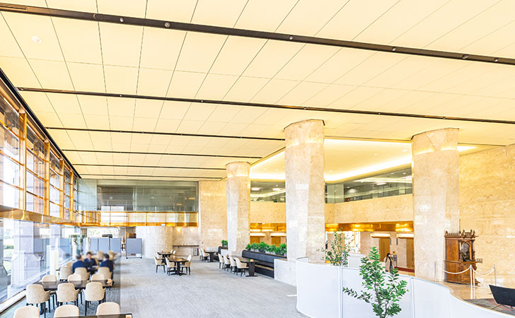 写真:アサヒグループ本社ビル