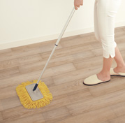 薄くてもすり傷やへこみ傷に強い。