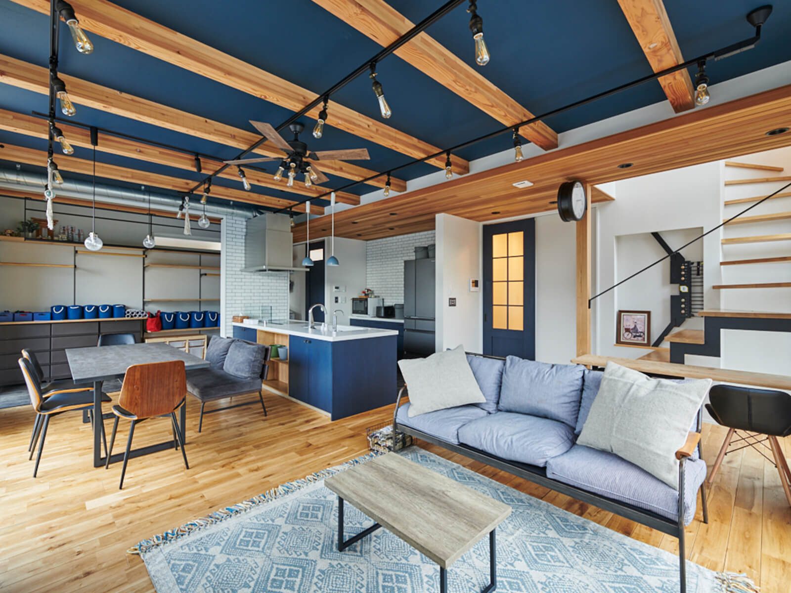 家族のつながりを感じる、開放的な家