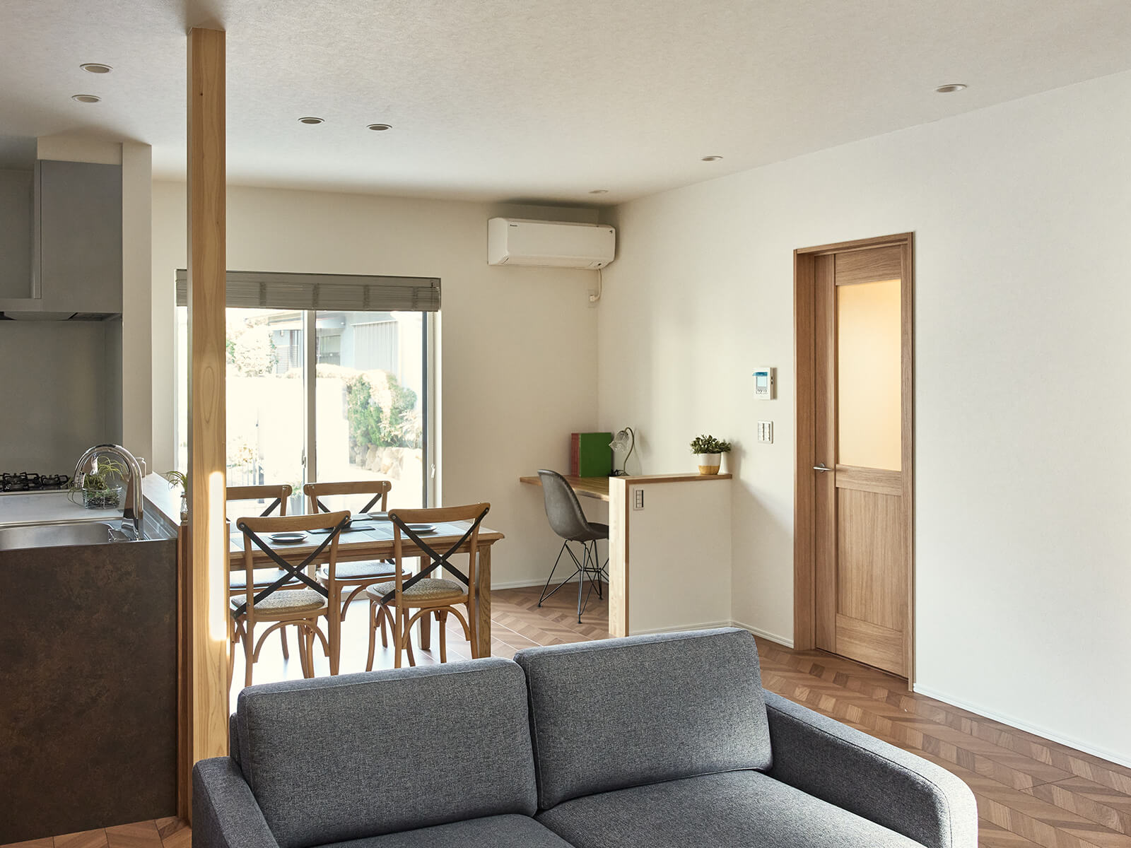 フレンチヘリンボーン×「塩系」インテリア