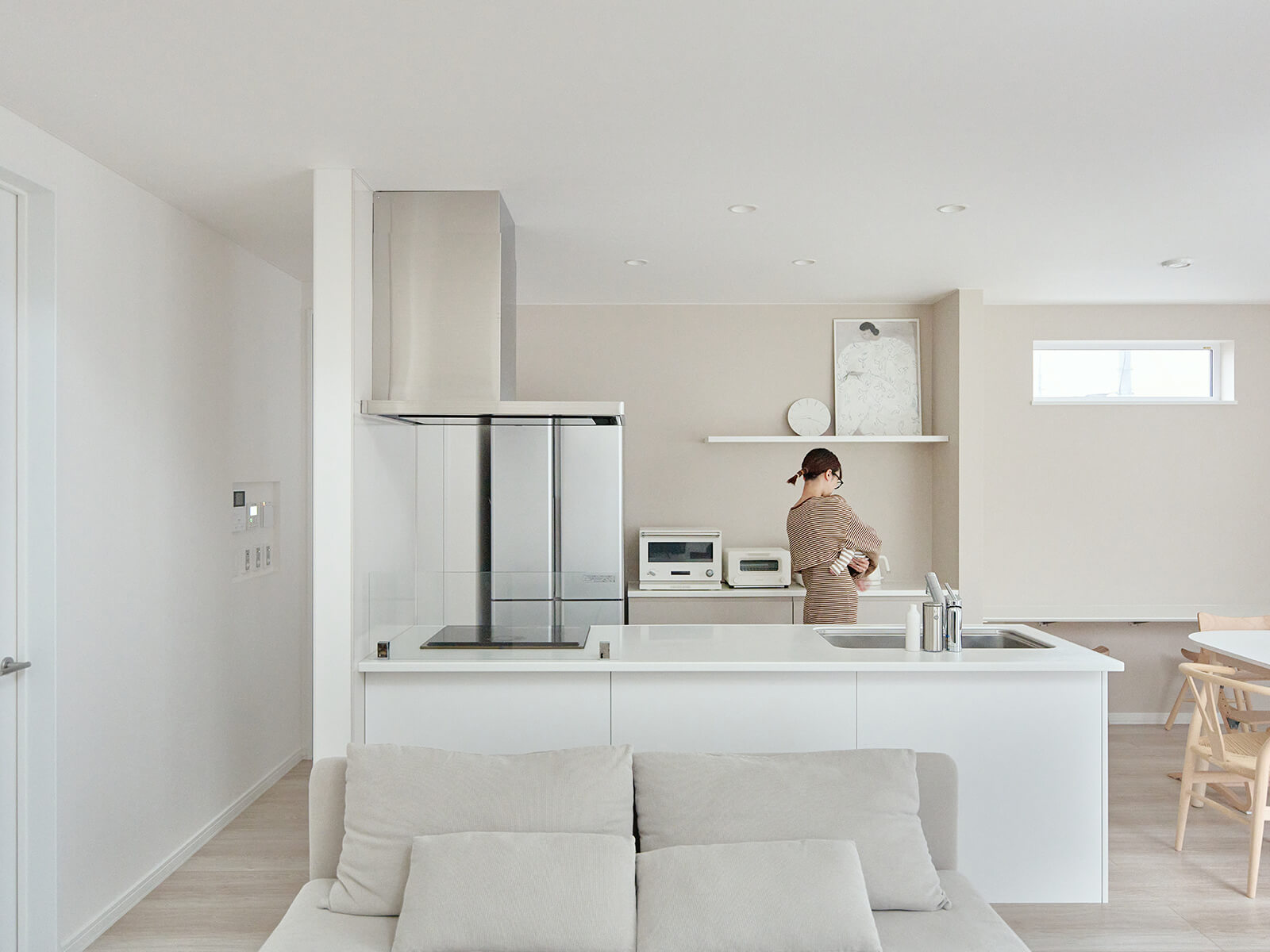 白い静けさと北欧のぬくもり