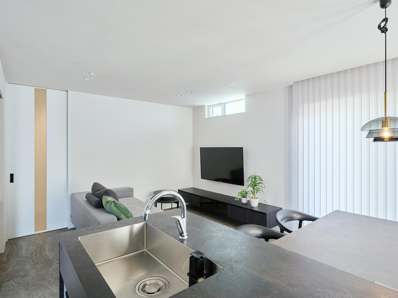 色褪せない白系ホテルライク