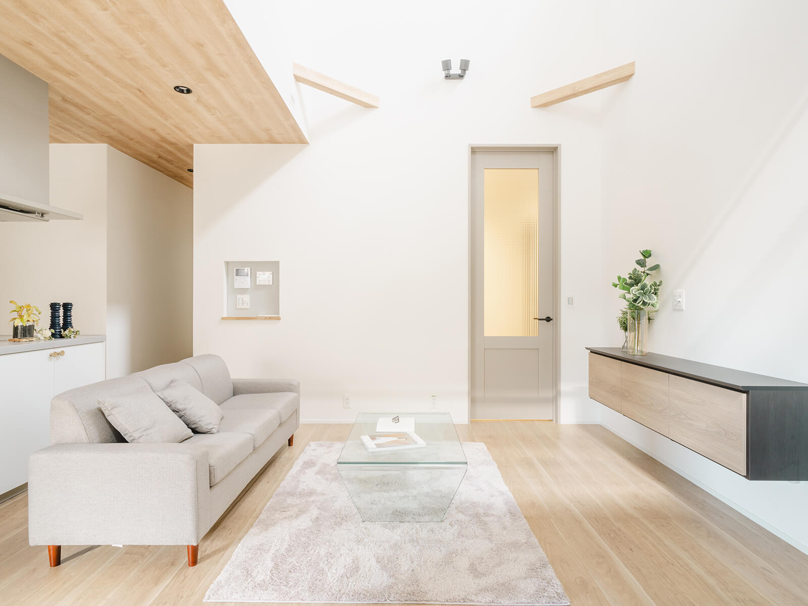 パールグレーと余白