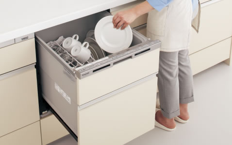 食器洗い乾燥機 センサーが汚れの程度や食器量を検知して、約16%節水、約9%省エネ運転します。※2 ※3