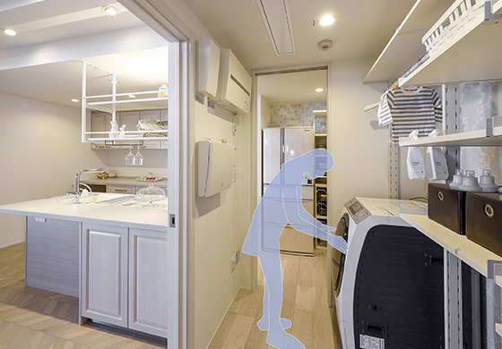 写真：パントリーから家事室への動き