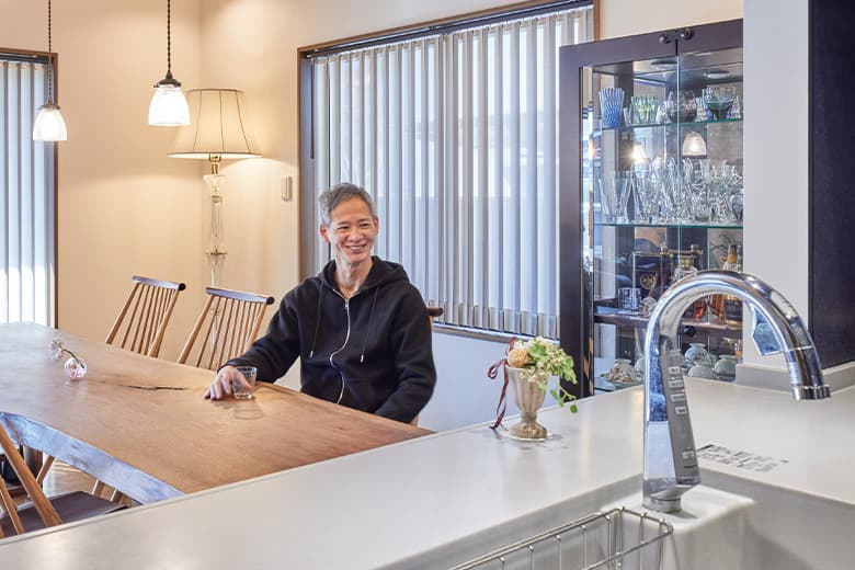 キッチンからの視界が広がり、会話も弾みます