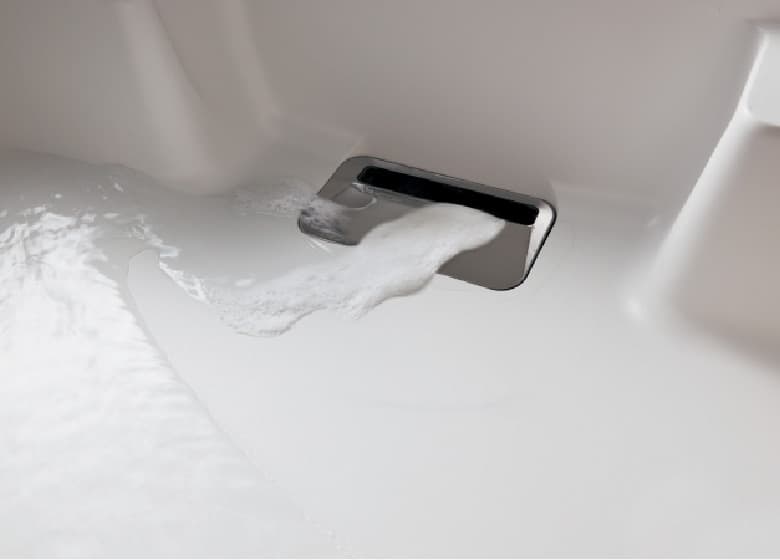 キレイがつづく素材を採用