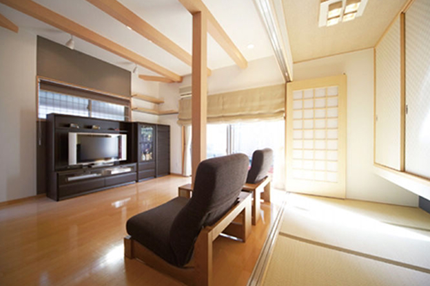 LDKの中にも「ほっ」と休めるスペースを畳コーナーでくつろぎ度満点