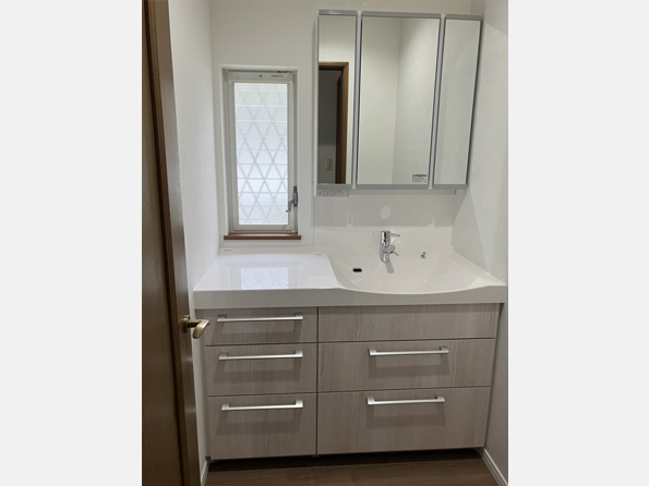 写真:洗面ドレッシング 『ラシス』