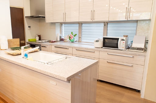 豊富な実績で理想のキッチン実現をサポート:キッチン