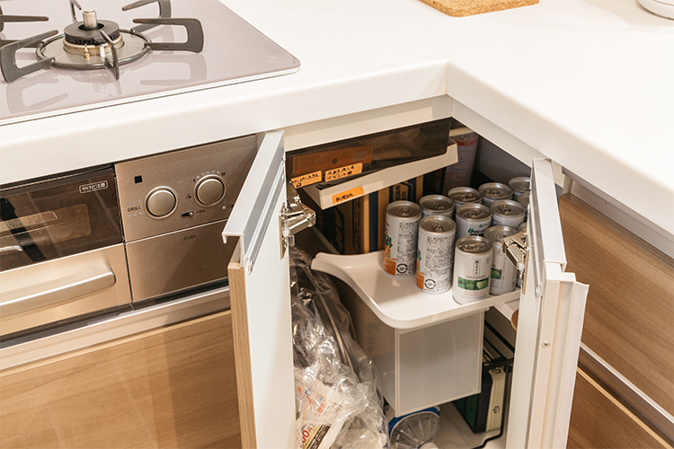 写真：食材ストックに使用できるキッチンコーナー