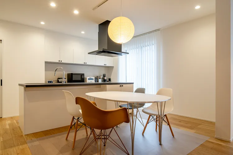 写真：リフォーム後のアイランドキッチン