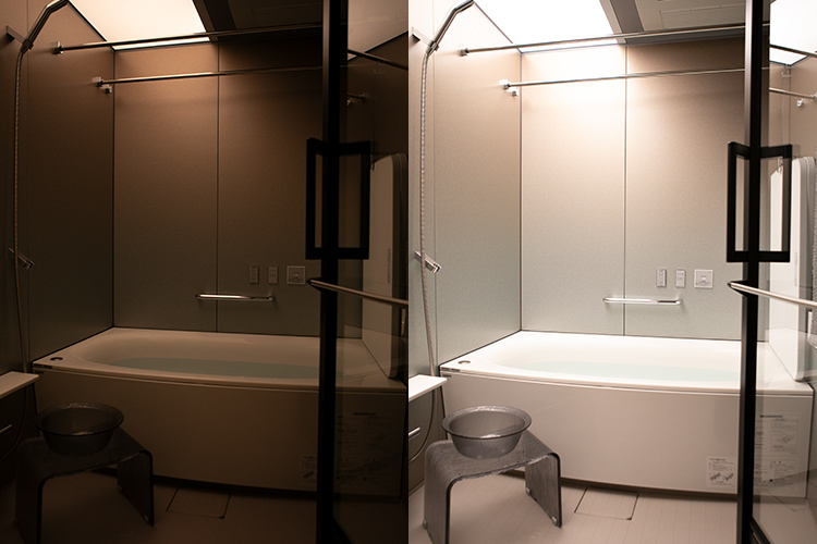 写真:バスルーム。パネル照明による調光の比較