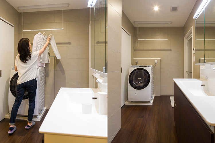 写真：左：洗濯物を干す奥様。右：洗面室全体