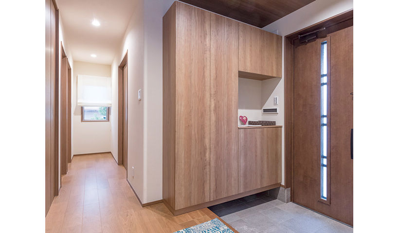 玄関 廊下 外装 屋根 和を残し趣ある玄関 収納場所もたっぷり リフォーム事例1000 Panasonic