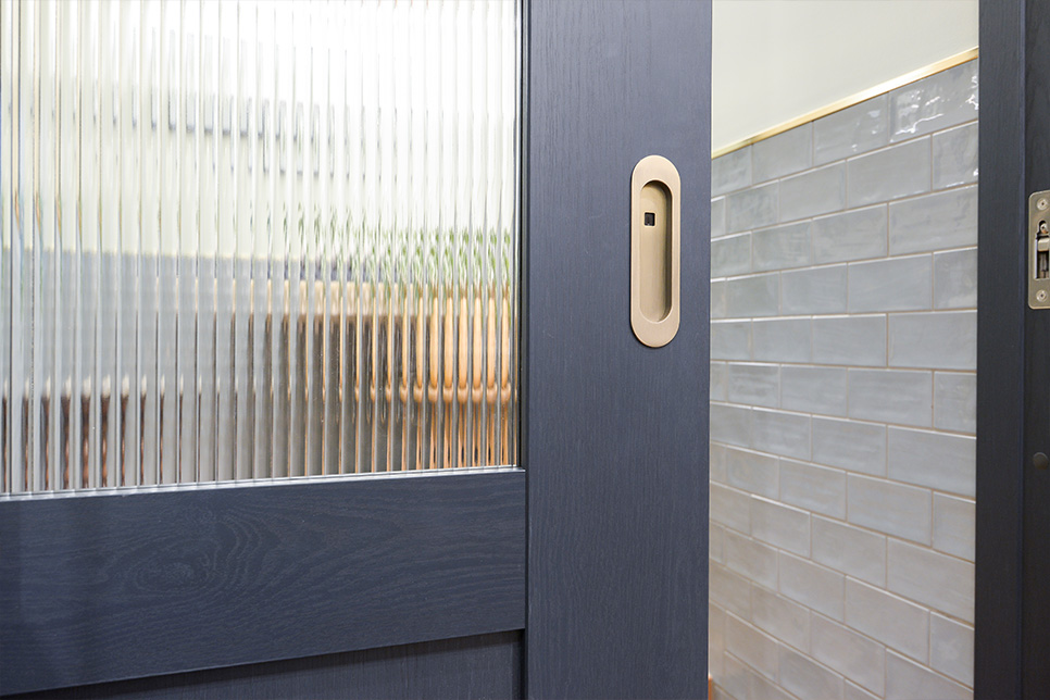 クラフトレーベル シックなネイビーオーク柄