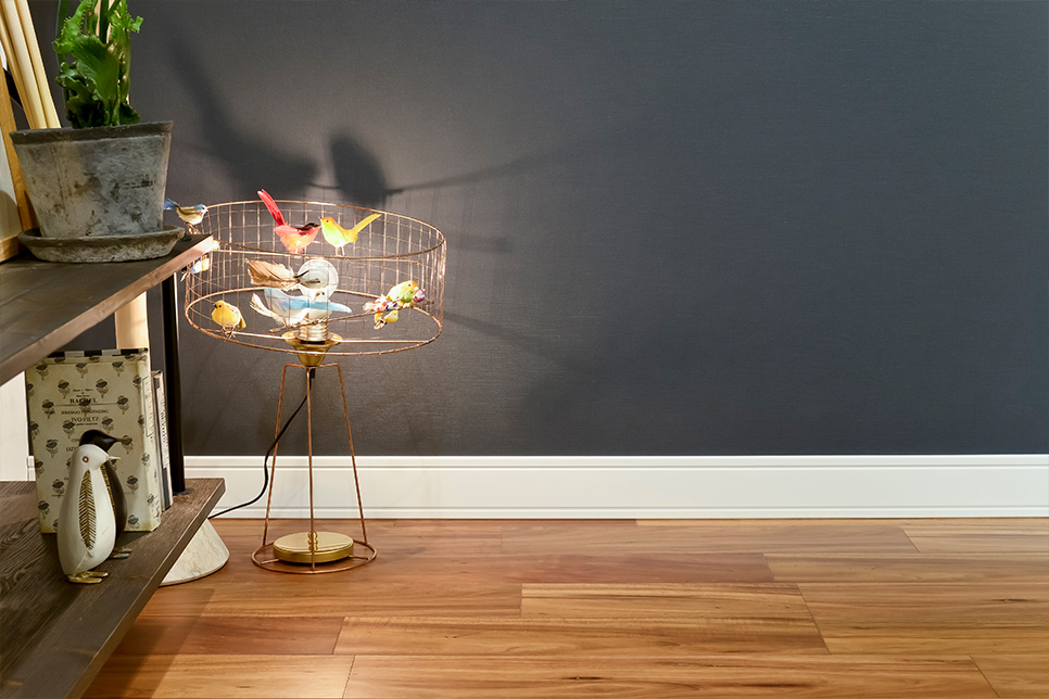 高さがある幅木は、ホテルなど海外のインテリアで見られるスタイル